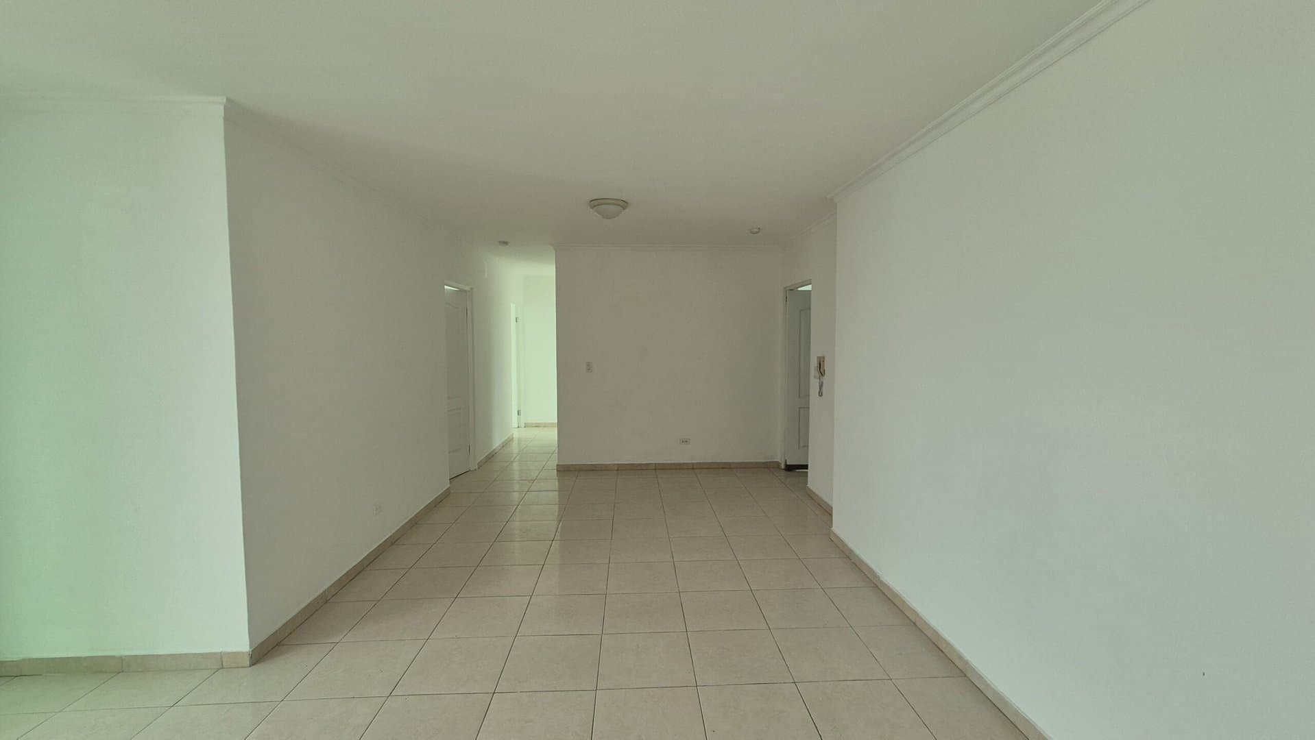 Spacious 3-Bedroom Apartment in Bella Vista, Panama City P-0340 - Image 8
