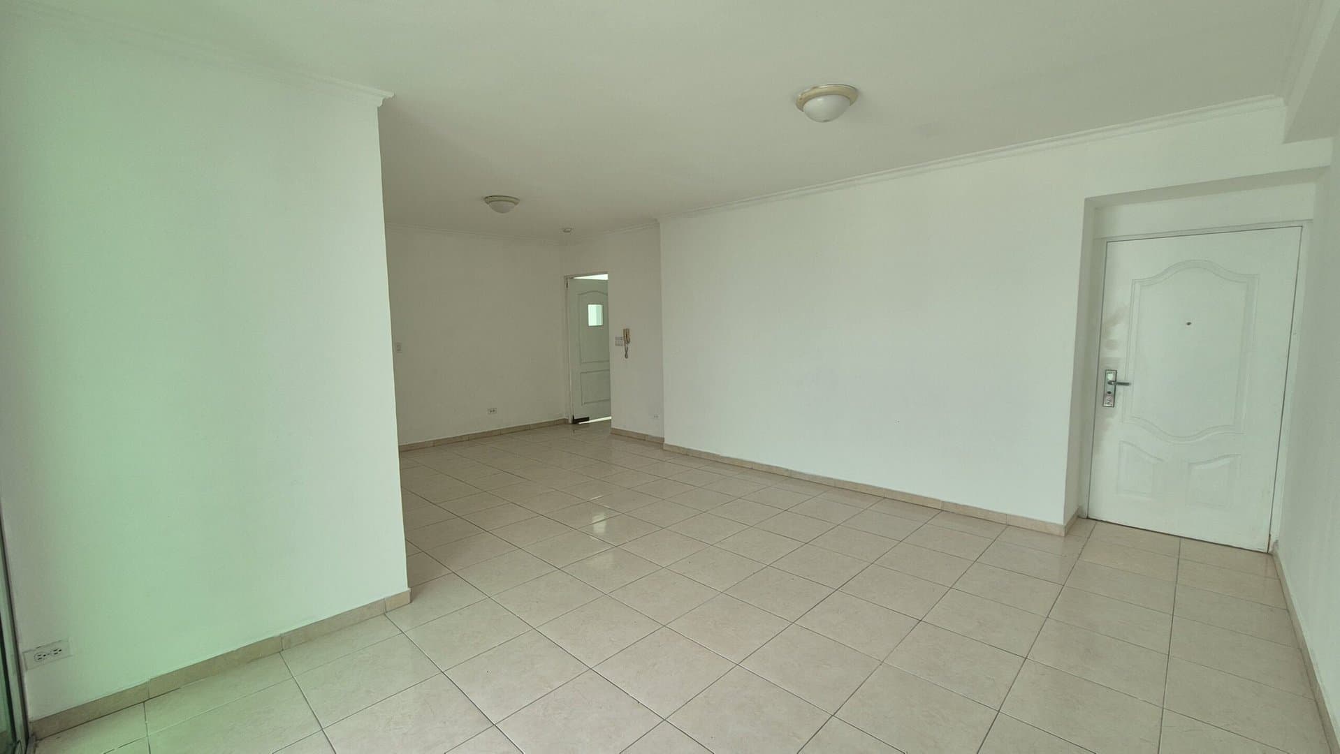 Spacious 3-Bedroom Apartment in Bella Vista, Panama City P-0340 - Image 9