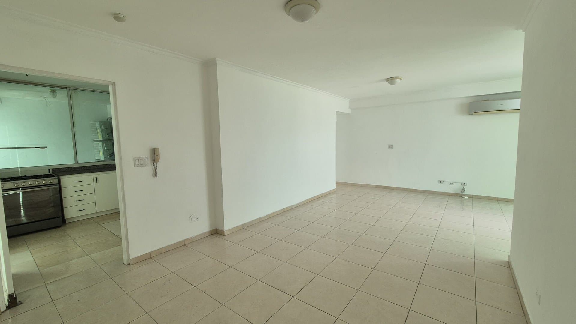 Spacious 3-Bedroom Apartment in Bella Vista, Panama City P-0340 - Image 11