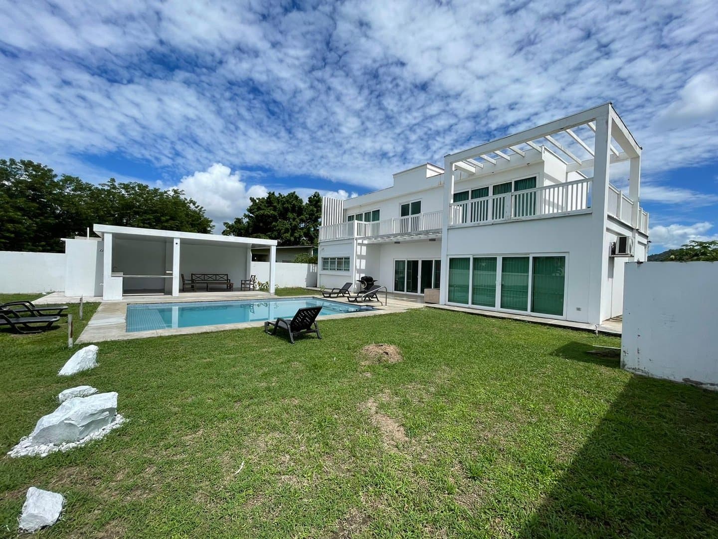 4-Bedroom Beach Home Steps from the Ocean in Malibu Beach, Panama. R-0049 - Image 29