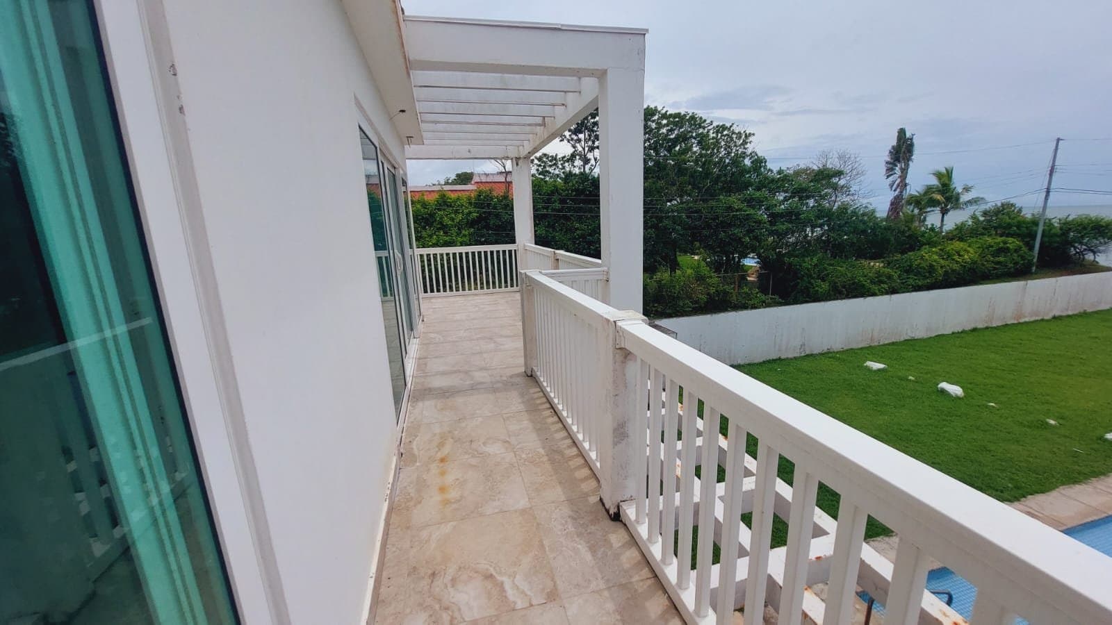 4-Bedroom Beach Home Steps from the Ocean in Malibu Beach, Panama. R-0049 - Image 19
