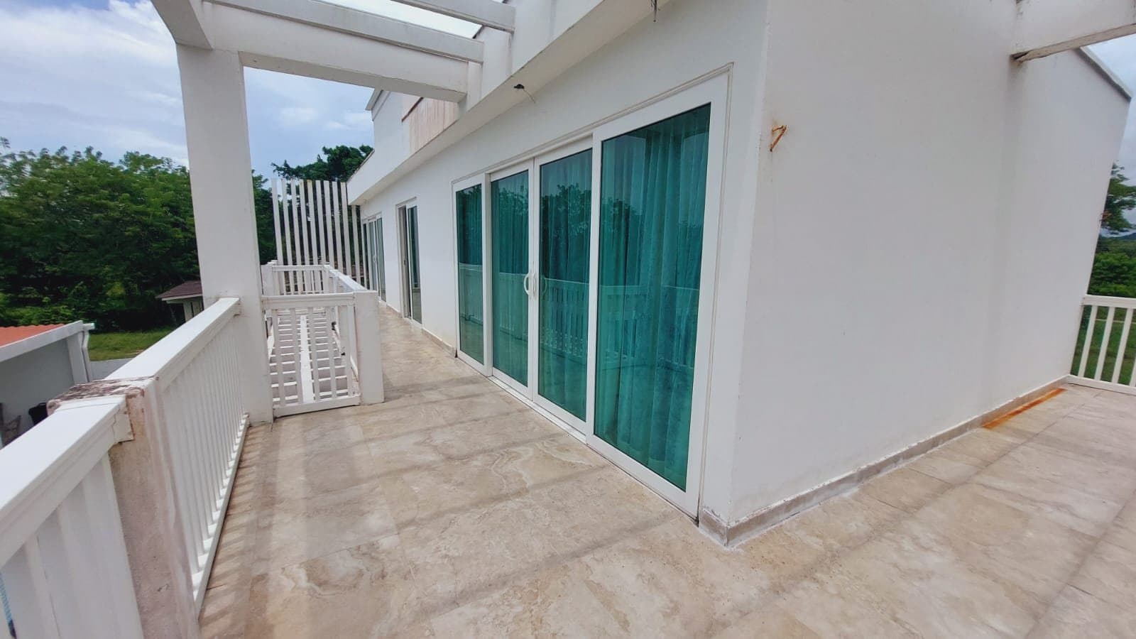 4-Bedroom Beach Home Steps from the Ocean in Malibu Beach, Panama. R-0049 - Image 22