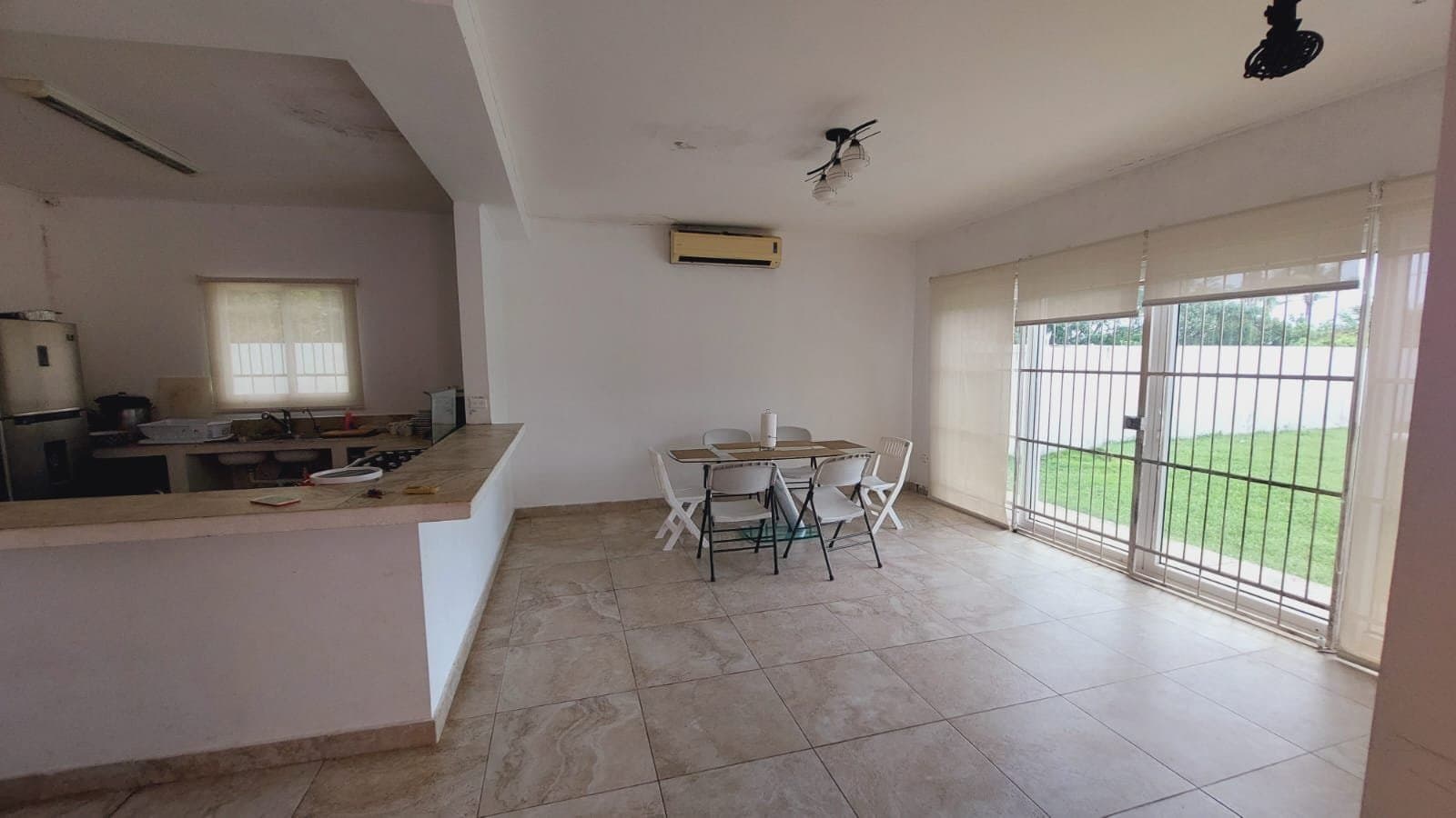 4-Bedroom Beach Home Steps from the Ocean in Malibu Beach, Panama. R-0049 - Image 8